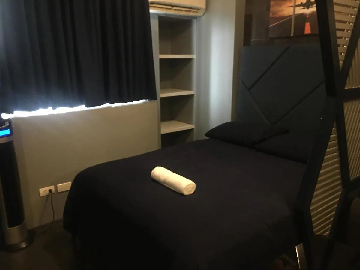 Cozy Condo Near Naia With Wifi, Pool And Balcony Pasay
