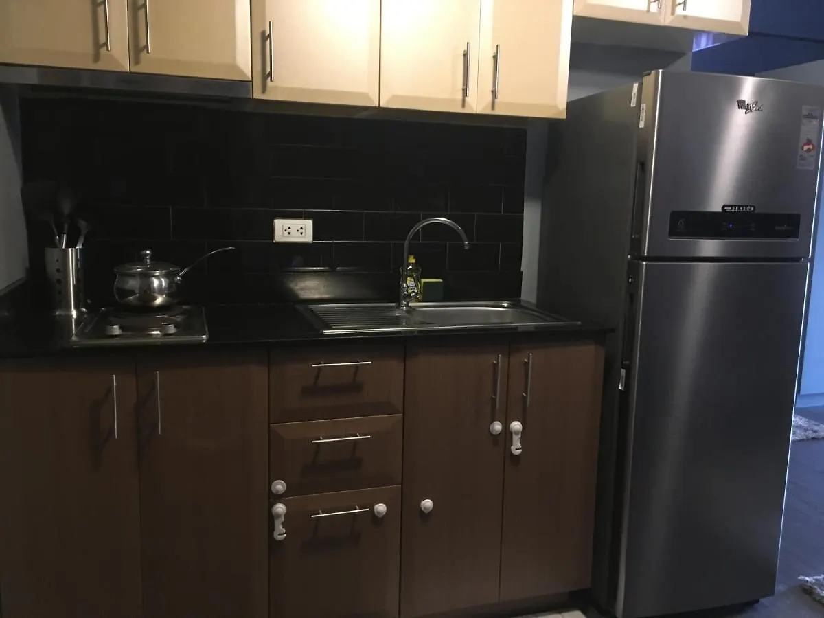 Cozy Condo Near Naia With Wifi, Pool And Balcony Pasay Philippines