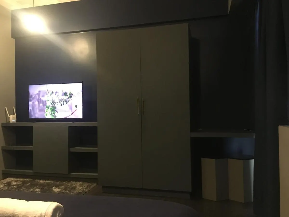 Cozy Condo Near Naia With Wifi, Pool And Balcony Pasay 0*,  Philippines