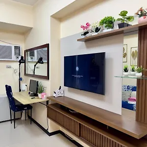 Bayfront Bliss- Pet-Friendly Suite Near Airport, Picc & Star City - Manila Bay Views, Fast Wi-Fi, Netflix & Pool Access Pasay