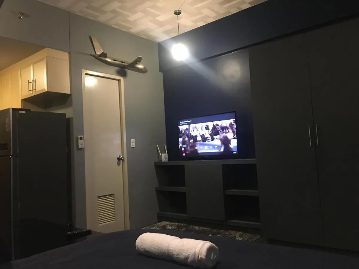 Cozy Condo Near Naia With Wifi, Pool And Balcony Pasay